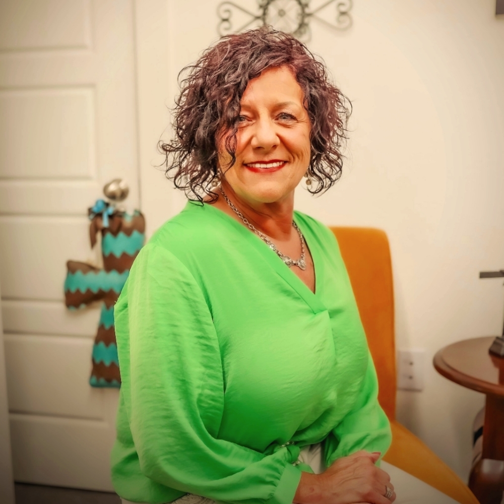 Meet your Posher, Paula